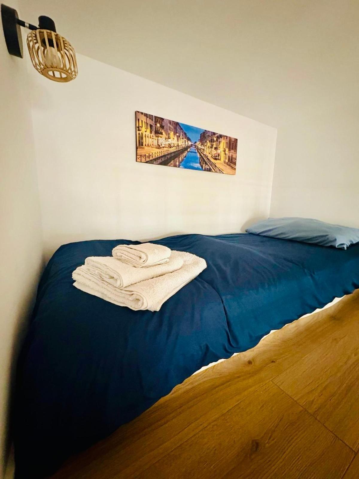 Loreto Blue House Milan